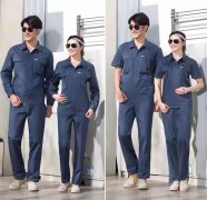 南(nan)京工(gong)作(zuò)服定做師傅給工(gong)廠(chǎng)設(shè)計(ji)夏季服裝(zhuang)